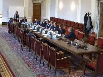 Здравната комисия препитва министъра идната седмица