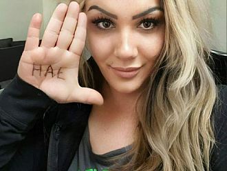 Пациенти благодарят на лекарите си в Международния ден на наследствения ангиоедем