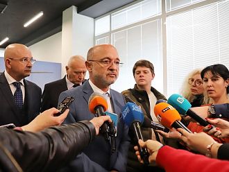 Меджидиев: Наши преподаватели на спешните екипи по въздуха може да бъдат изпратени в Италия