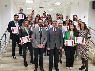 29 студенти завършиха курс по лазерна дентална медицина в МУ-Пловдив