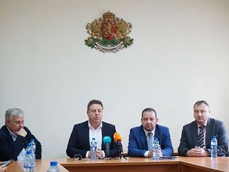 Застраховат лекари и сестри срещу агресия