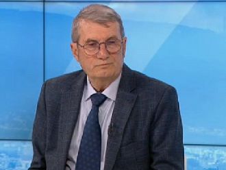 Проф. Хинков – в окончателния вариант за проектокабинета Денков-Габриел