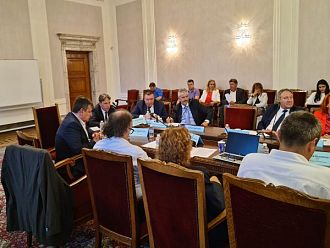 Здравната комисия прие процедурните правила за избор на управител на НЗОК