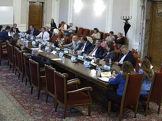 Диалогичност, праволинейност и висок морал декларираха кандидатките да оглавят НЗОК