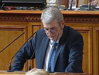 Проф. Хинков: Общините също могат да субсидират денонощни аптеки