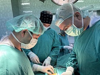 Екип лекари от ИСУЛ и “Майчин дом” върнаха нормалния живот на 74-годишна пациентка