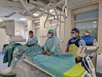 Лекари от НКБ спасиха от ампутация шестима пациенти с консумативи, използвани за първи път у нас