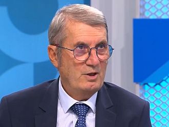 Проф. Хинков: Една от задачите ни е регулирането на „ножицата“ в заплатите на медиците