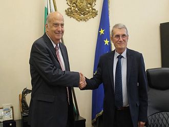 Министър Хинков обсъди с американския посланик здравната ни система