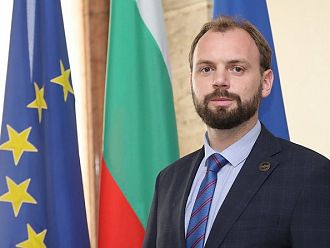 Съветник в МО настоял да изведат дете от шокова зала в „Пирогов“, за да приемат неговото