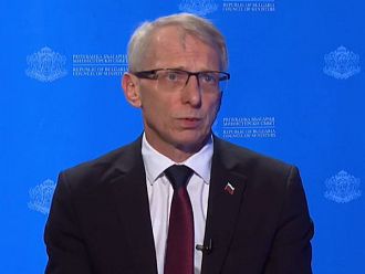 Премиерът: Държавата работи активно за подобряване възнагражденията в здравеопазването