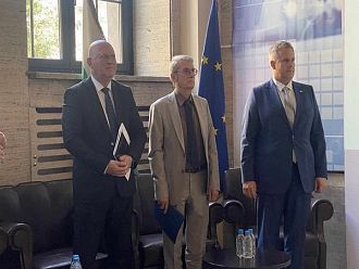 Проф. Хинков: Е-бележките ще ни позволят да анализираме здравния статус на нашите ученици