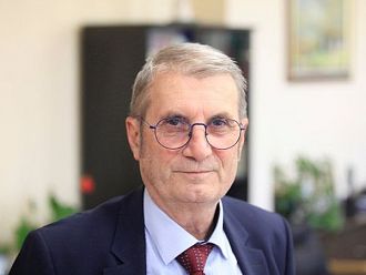 Проф. Хинков: 1827 лв.е била средната брутна заплата в държавните психиатрии през 2022 г.