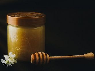 Пчелно млечице за деца – как се приема и за какво помага?