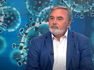 Доц. Кунчев: През ноември достигаме пик на COVID вълната, януари и февруари - на грипа