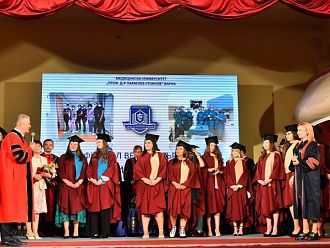 Двадесет медсестри и акушерки се дипломираха в търновския филиал на МУ-Варна