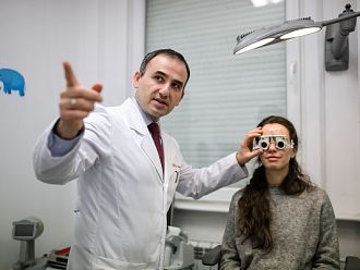 Проф. Оскар: Очите ни трябва да почиват на всеки половин час при работа пред екран