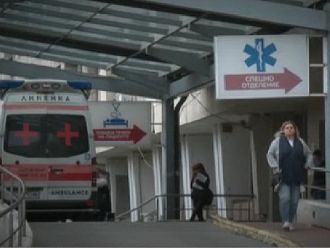 Все повече възрастни хора са изоставяни в болници