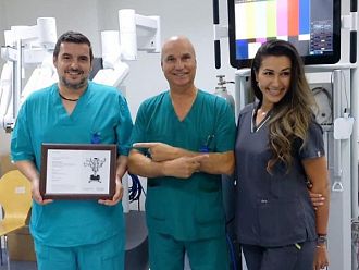 Лекари от Пловдив направиха 400 успешни операции с робот