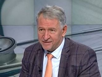 Д-р Кацаров: Махнете регулативните стандарти в извънболничната помощ