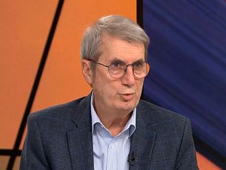 Проф. Хинков: До края на следващата година електронизацията ще бъде изцяло завършена