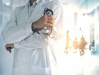 The Guardian: Един от всеки 7 пациенти на NHS в Англия бива пренасочван към частното здравеопазване