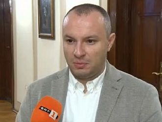 Първият ни медицински хеликоптер може да каца и в планините