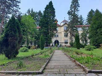 И белодробната болница в с. Искрец запазва управителя си