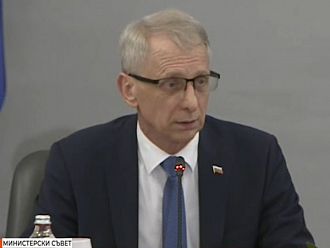 По-високи заплати в сектора и нови високопроходими линейки отчете правителството (Допълнена)