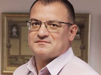 Маринов: Има достатъчно ваксини, само лекар може да прецени дали някой има нужда