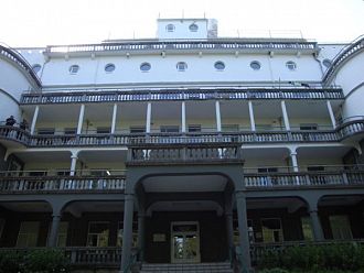 Д-р Иво Станчев остава начело на Белодробната болница в Габрово