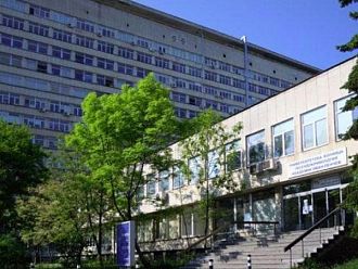 И шефът на университетската ортопедична болница с шанс да остане на поста си