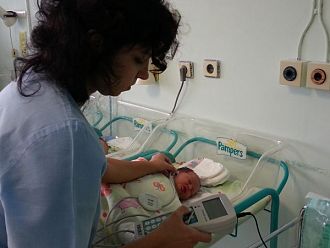 Едно на хиляда деца се ражда глухо, слуховият скрининг трябва да е задължителен, казват специалисти