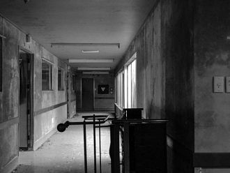 На война с болниците