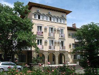 Д-р Кирил Младенов остава шеф на СБР – Бургаски минерални бани