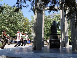 С вой на сирени и минута мълчание беше отбелязан Денят на спасението