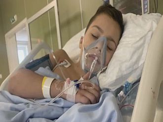 Дете се нуждае от скъпо лечение и рехабилитация в чужбина