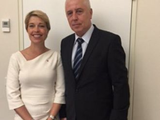 Министър Николай Петров обяви, че България може да кандидатства за седалище на ЕМА