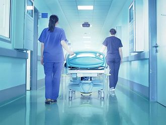 Три болници повече и над 2000 легла по-малко за една година