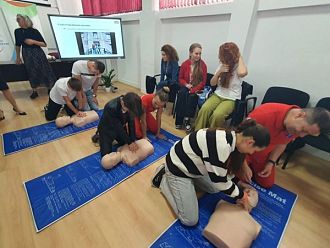 Ученици от Бургас преминаха обучение за първа помощ при сърдечен арест