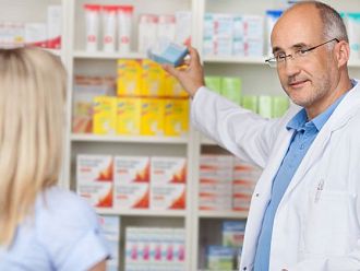 КЗК започва задълбочено проучване на намерение за купуване на аптеки