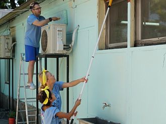 Биофармацевтичната компания АбВи помага на деца в неравностойно положение