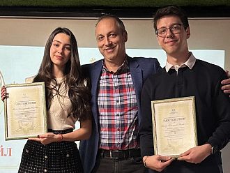 Двама студенти от МУ-Пловдив получиха стипендии от БФС