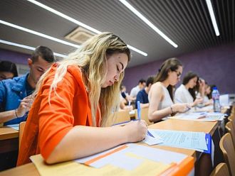 Онлайн подготвителни кандидатстудентски курсове по химия и биология организира МУ – Варна