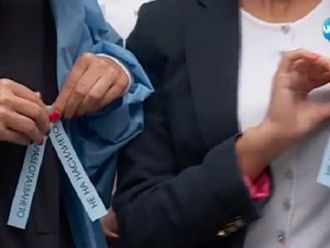 Десетки се събраха на протест пред болница „Шейново“