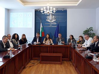 10% от момчетата от 10 до 13 години трябва да бъдат ваксинирани срещу HPV през 2025 г.