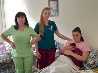 Над 100 семейства годишно се възползват от кенгуру-грижа в УМБАЛ Пловдив