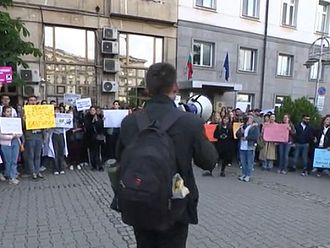 Протест на медици и студенти с искане за достойни възнаграждения