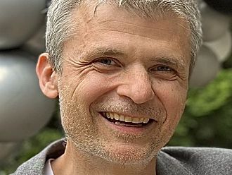 Доц. Боян Владимиров: Малко специалности предлагат такова разнообразие за практикуване като лицево-челюстната хирургия