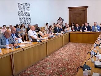 Проф. Ангелов: Трябва да постигнем съгласие за съотношение между лекарските и сестринските заплати